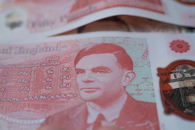 Der berühmte britische Mathematiker Alan Turing auf einem Geldschein.